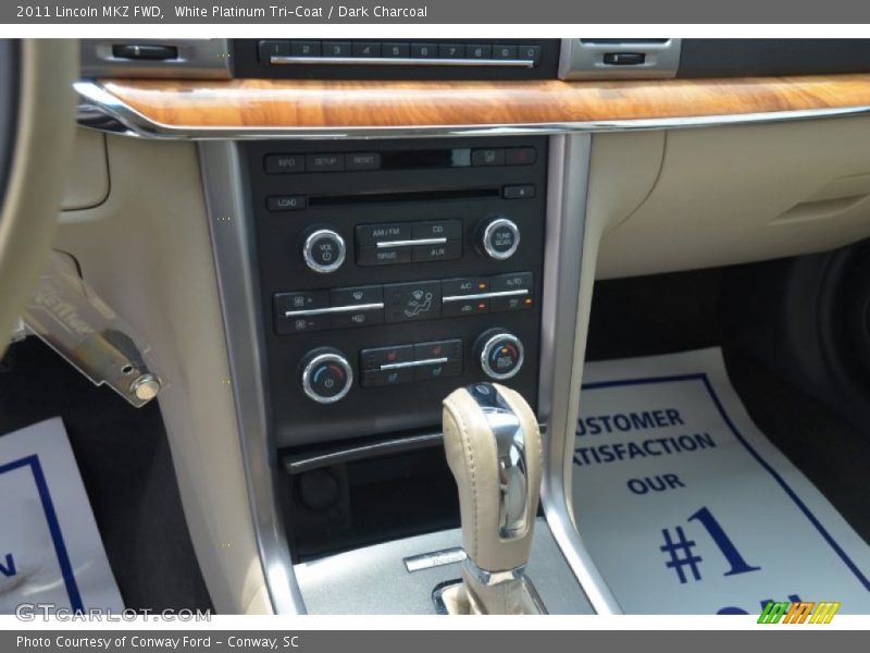 White Platinum Tri-Coat / Dark Charcoal 2011 Lincoln MKZ FWD