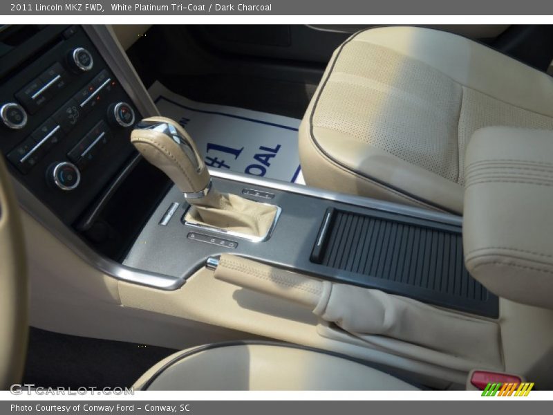White Platinum Tri-Coat / Dark Charcoal 2011 Lincoln MKZ FWD