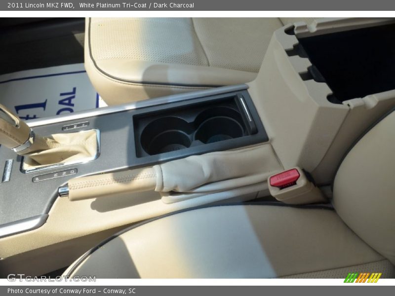 White Platinum Tri-Coat / Dark Charcoal 2011 Lincoln MKZ FWD