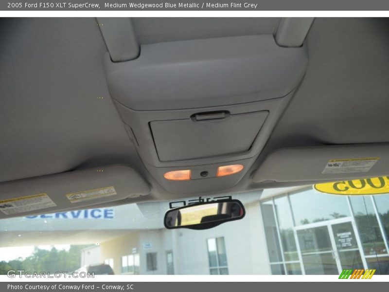Medium Wedgewood Blue Metallic / Medium Flint Grey 2005 Ford F150 XLT SuperCrew