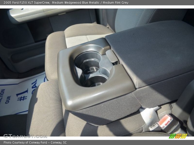 Medium Wedgewood Blue Metallic / Medium Flint Grey 2005 Ford F150 XLT SuperCrew