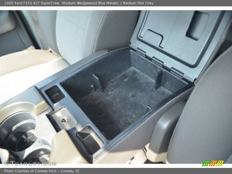 Medium Wedgewood Blue Metallic / Medium Flint Grey 2005 Ford F150 XLT SuperCrew