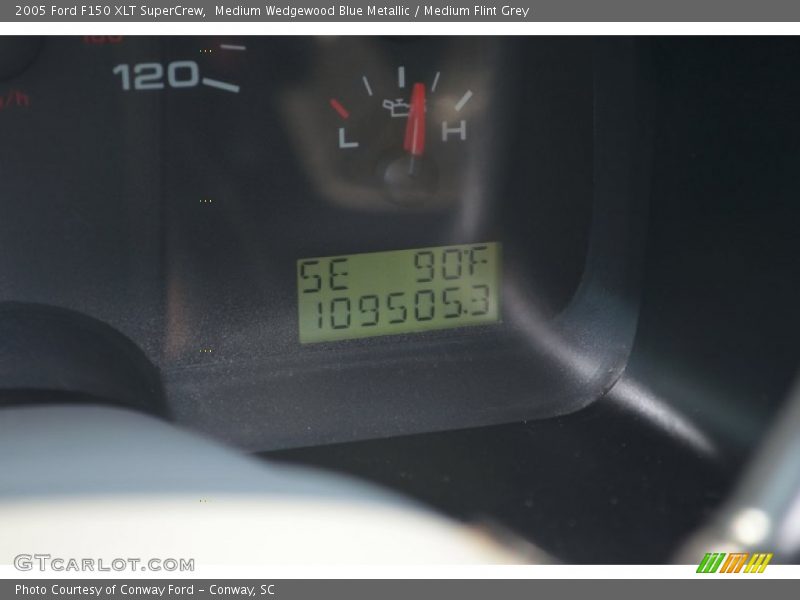 Medium Wedgewood Blue Metallic / Medium Flint Grey 2005 Ford F150 XLT SuperCrew