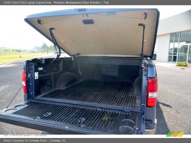Medium Wedgewood Blue Metallic / Tan 2005 Ford F150 Lariat SuperCrew