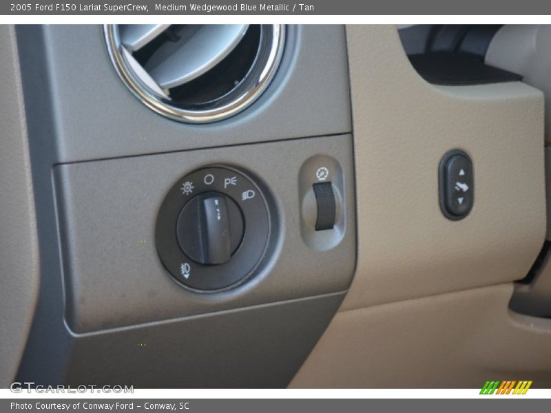 Medium Wedgewood Blue Metallic / Tan 2005 Ford F150 Lariat SuperCrew