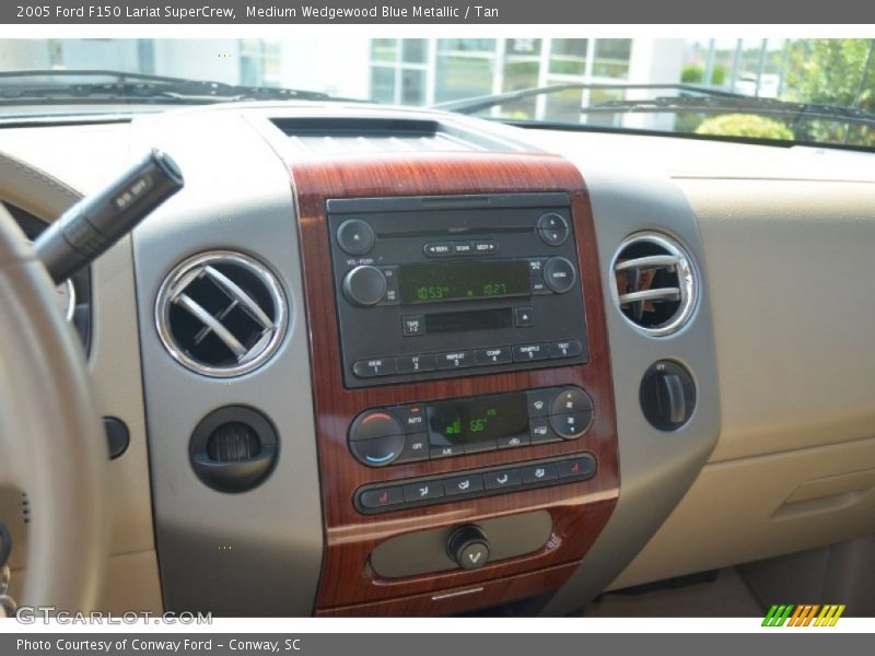 Medium Wedgewood Blue Metallic / Tan 2005 Ford F150 Lariat SuperCrew