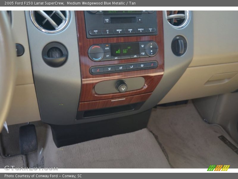 Medium Wedgewood Blue Metallic / Tan 2005 Ford F150 Lariat SuperCrew