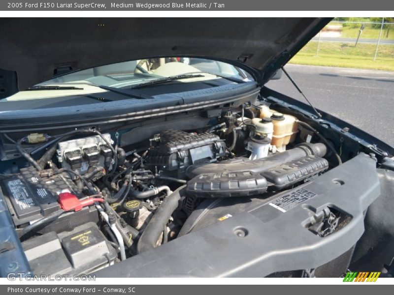 Medium Wedgewood Blue Metallic / Tan 2005 Ford F150 Lariat SuperCrew
