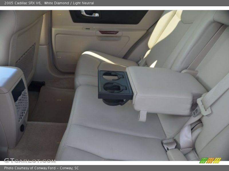 White Diamond / Light Neutral 2005 Cadillac SRX V6