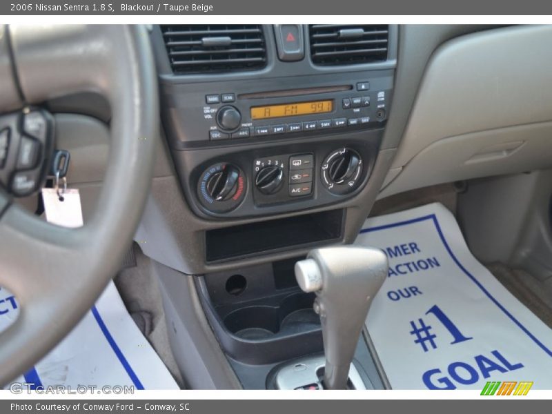 Blackout / Taupe Beige 2006 Nissan Sentra 1.8 S