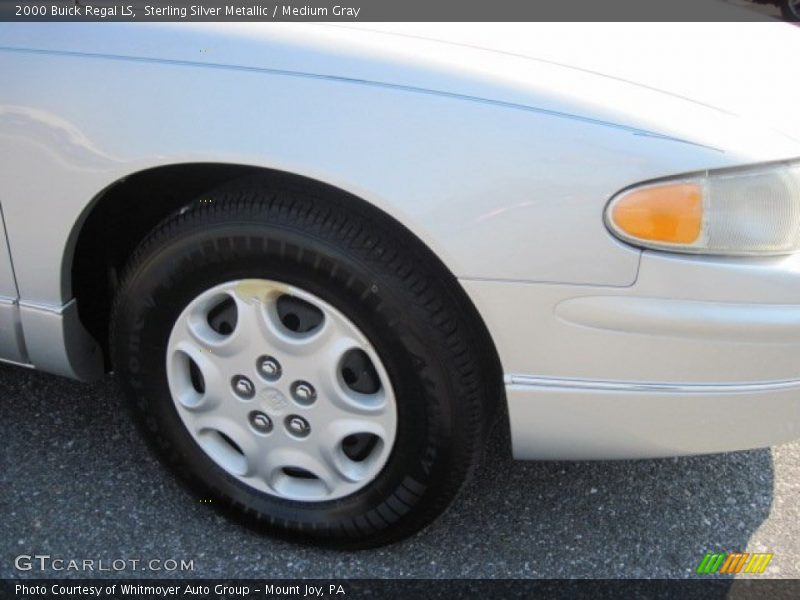 Sterling Silver Metallic / Medium Gray 2000 Buick Regal LS