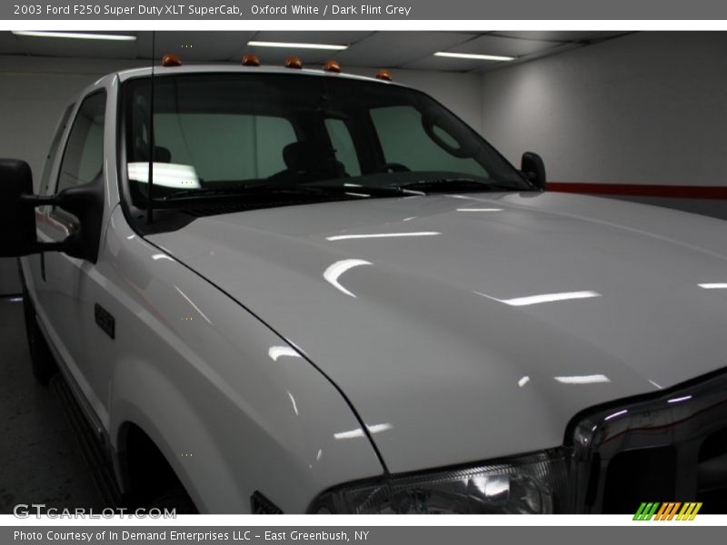 Oxford White / Dark Flint Grey 2003 Ford F250 Super Duty XLT SuperCab