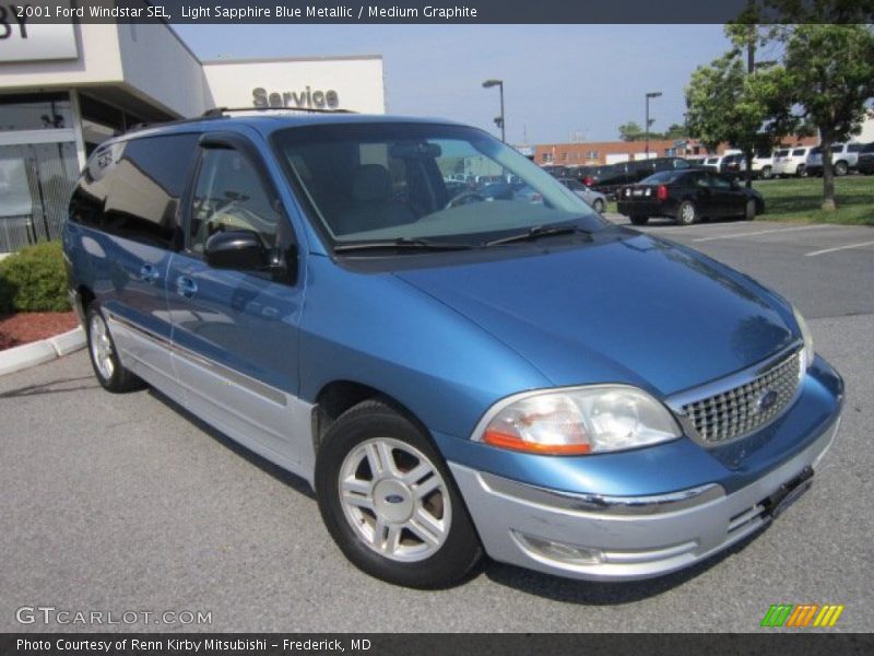 Front 3/4 View of 2001 Windstar SEL