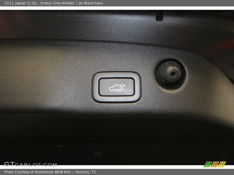 Stratus Grey Metallic / Jet Black/Ivory 2011 Jaguar XJ XJL