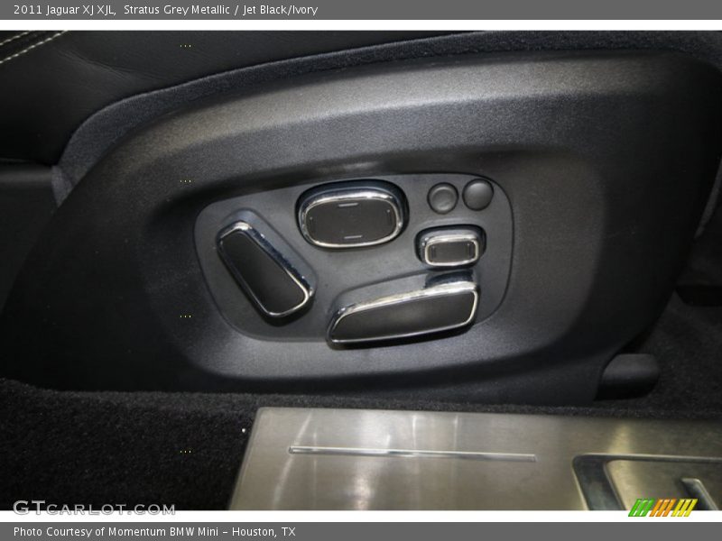 Controls of 2011 XJ XJL