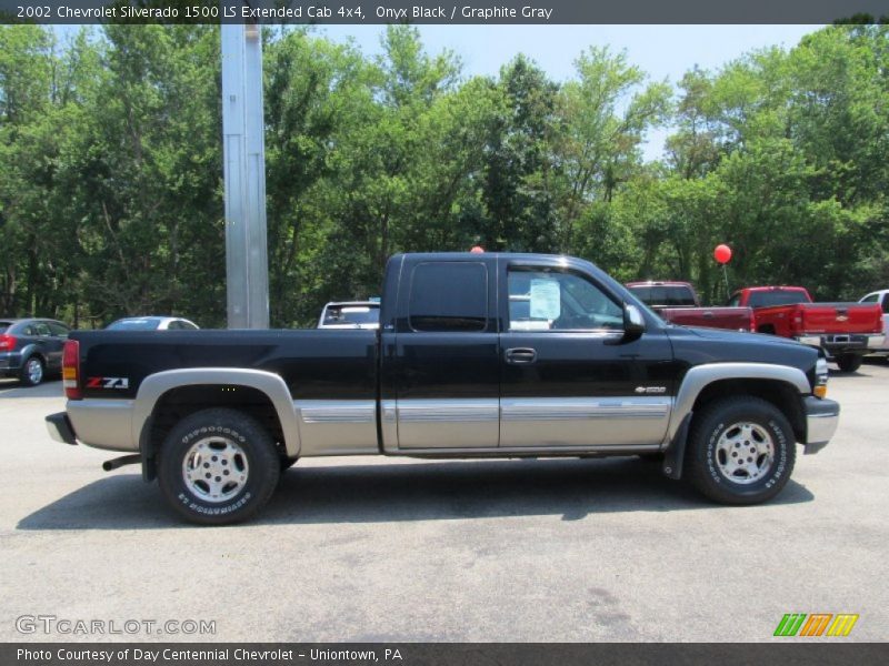 Onyx Black / Graphite Gray 2002 Chevrolet Silverado 1500 LS Extended Cab 4x4