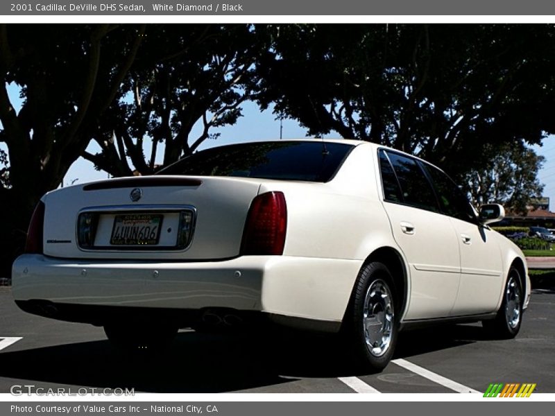 White Diamond / Black 2001 Cadillac DeVille DHS Sedan