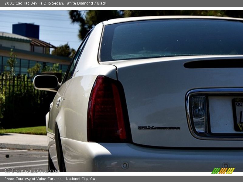 White Diamond / Black 2001 Cadillac DeVille DHS Sedan