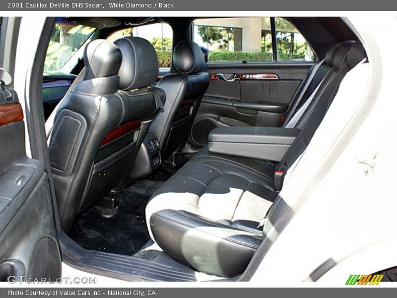 White Diamond / Black 2001 Cadillac DeVille DHS Sedan