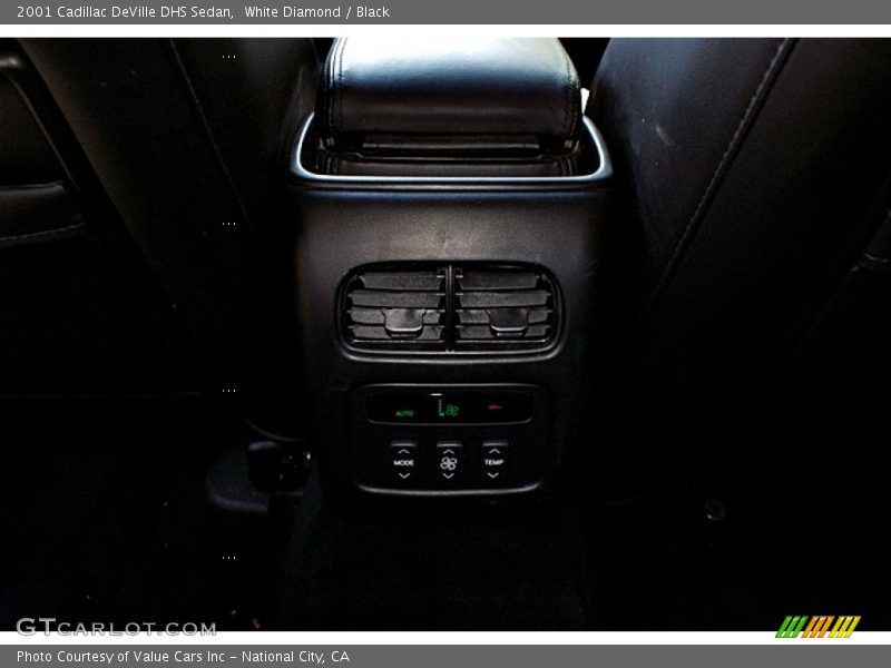 White Diamond / Black 2001 Cadillac DeVille DHS Sedan