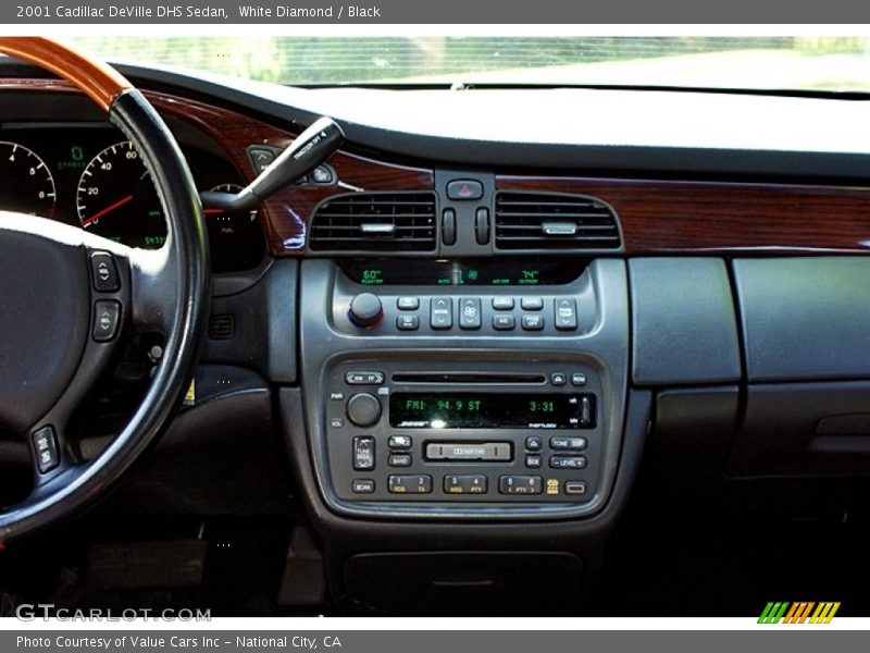 White Diamond / Black 2001 Cadillac DeVille DHS Sedan
