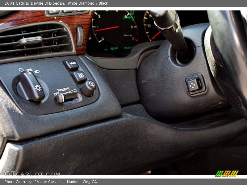 White Diamond / Black 2001 Cadillac DeVille DHS Sedan