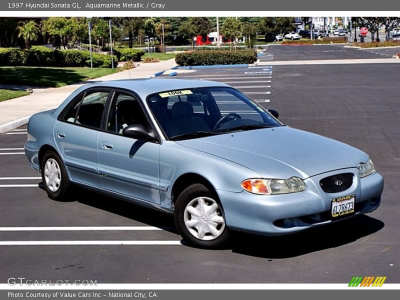 Front 3/4 View of 1997 Sonata GL