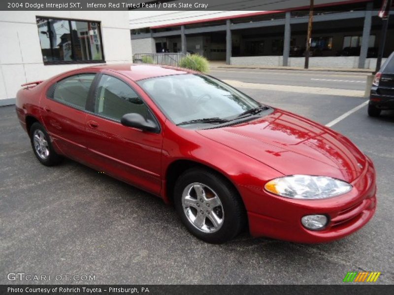 Front 3/4 View of 2004 Intrepid SXT