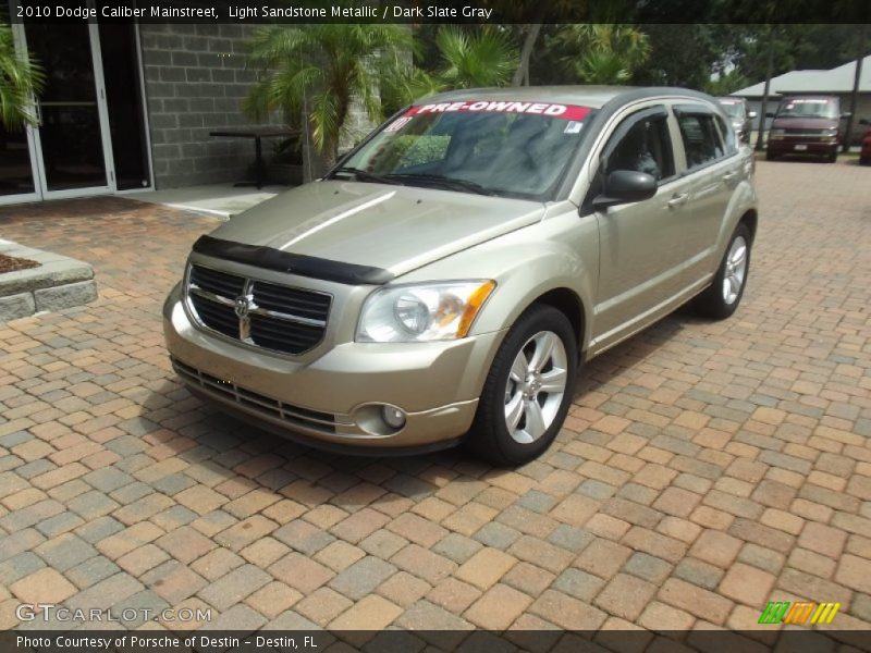 Light Sandstone Metallic / Dark Slate Gray 2010 Dodge Caliber Mainstreet