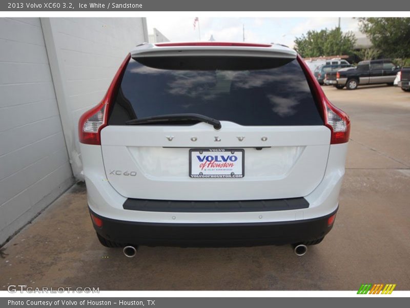 Ice White / Sandstone 2013 Volvo XC60 3.2
