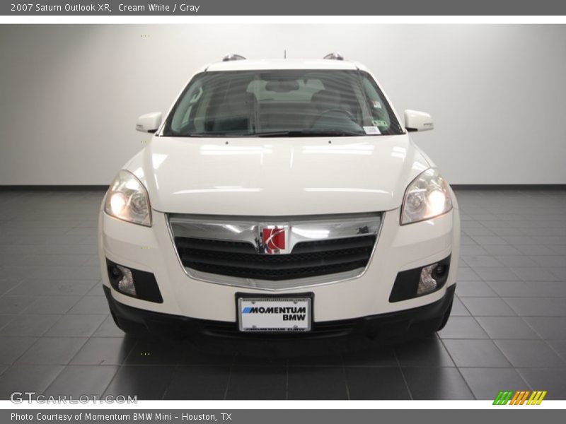 Cream White / Gray 2007 Saturn Outlook XR