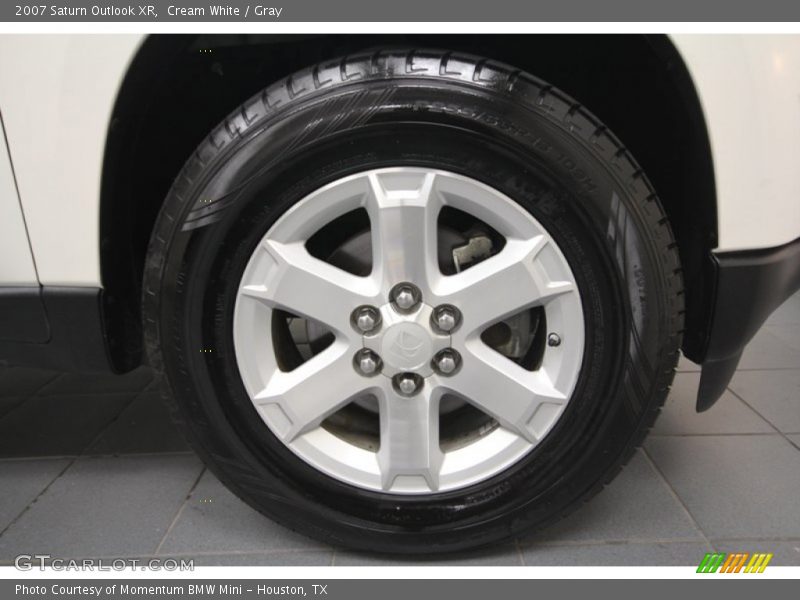 Cream White / Gray 2007 Saturn Outlook XR