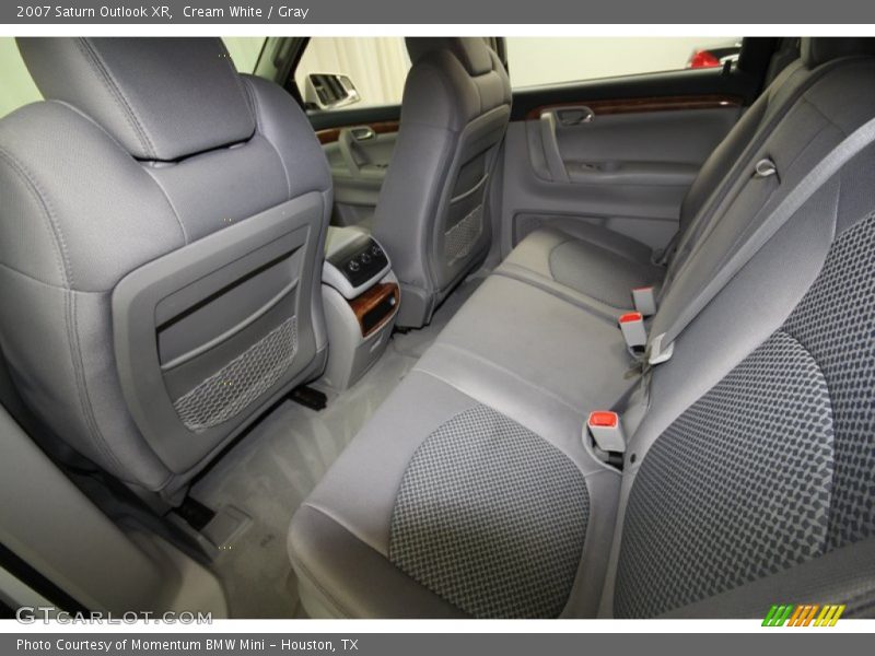 Cream White / Gray 2007 Saturn Outlook XR