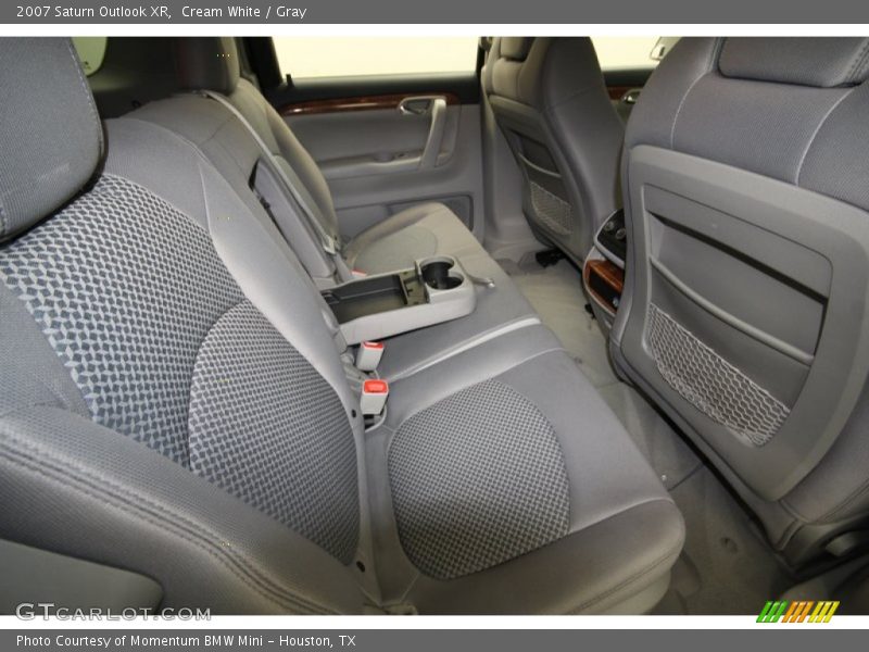 Cream White / Gray 2007 Saturn Outlook XR