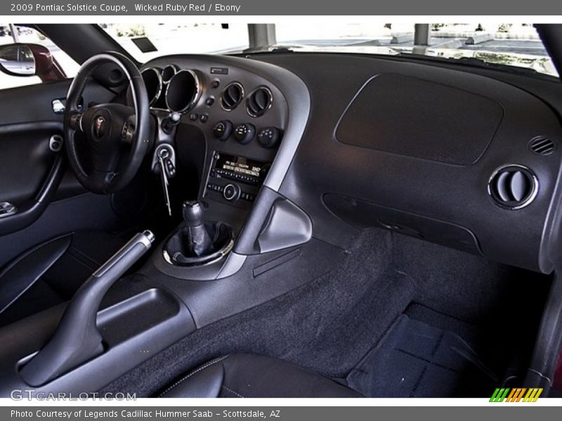 Dashboard of 2009 Solstice Coupe