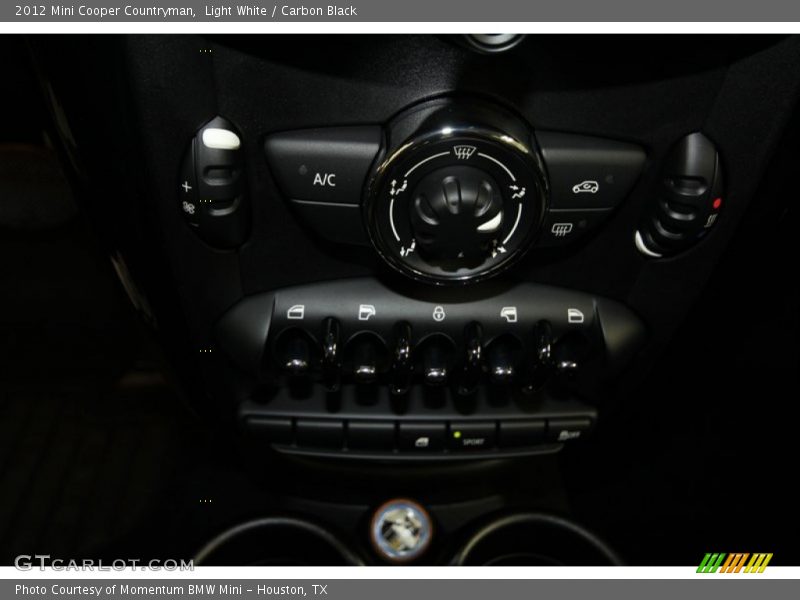 Light White / Carbon Black 2012 Mini Cooper Countryman