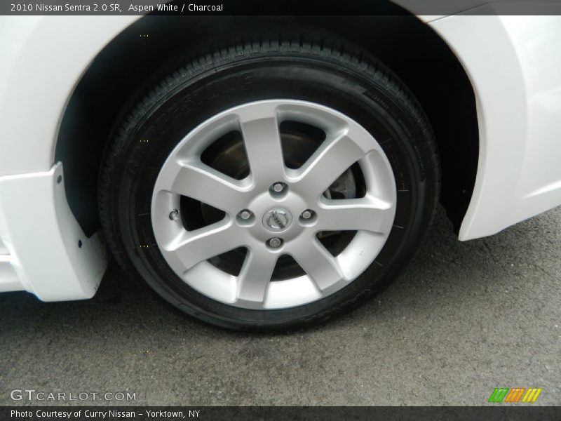 Aspen White / Charcoal 2010 Nissan Sentra 2.0 SR