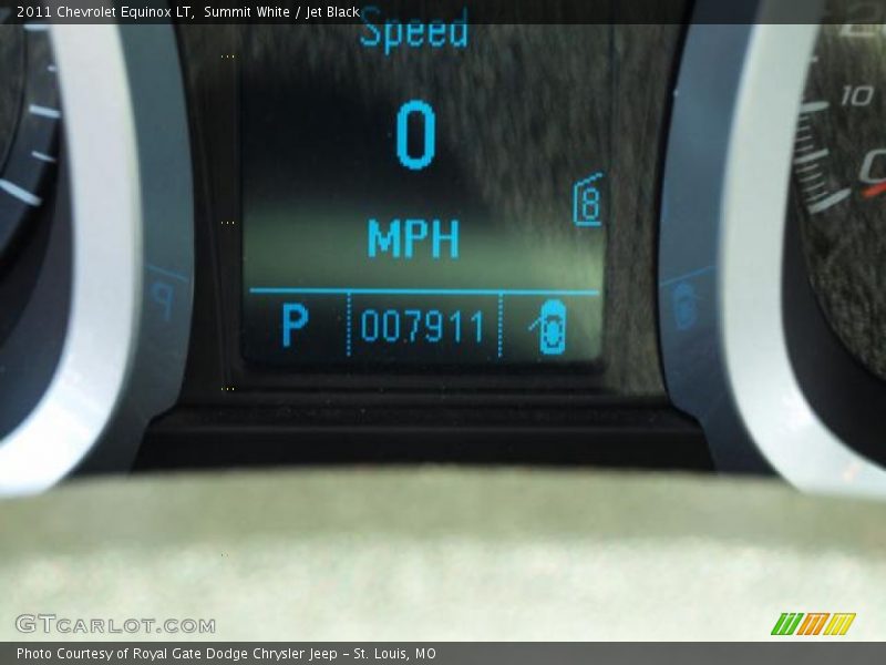 Summit White / Jet Black 2011 Chevrolet Equinox LT
