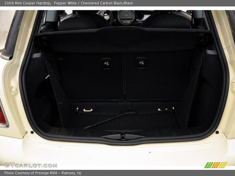 Pepper White / Checkered Carbon Black/Black 2009 Mini Cooper Hardtop