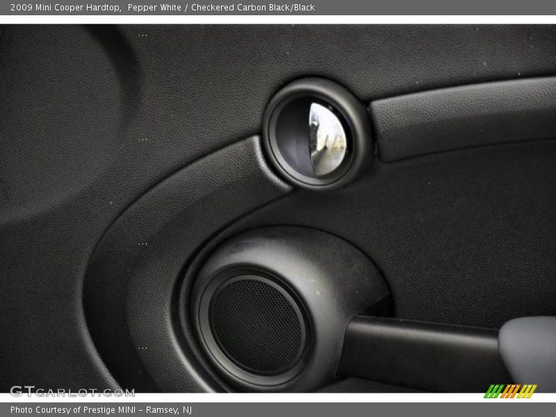 Pepper White / Checkered Carbon Black/Black 2009 Mini Cooper Hardtop