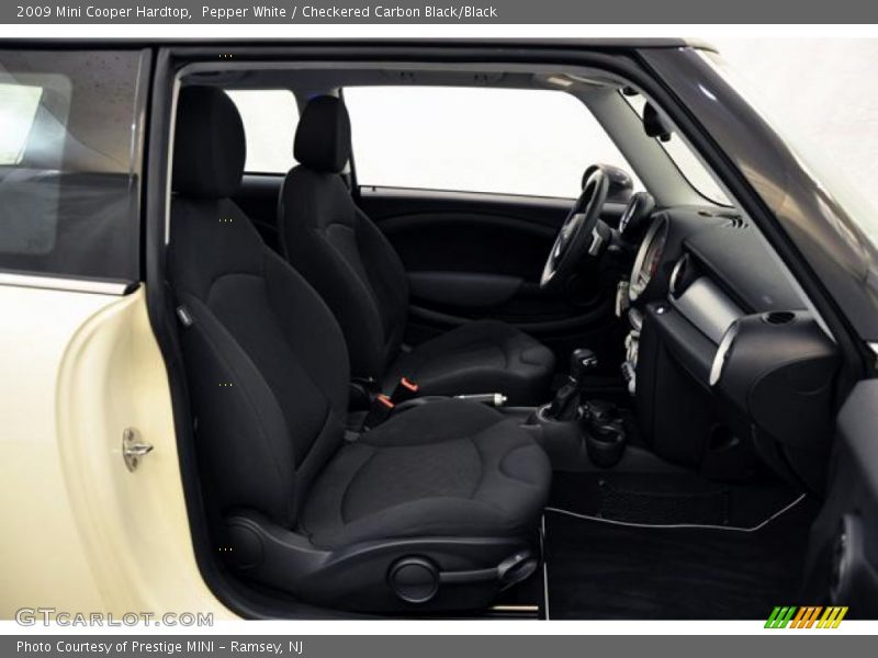 Pepper White / Checkered Carbon Black/Black 2009 Mini Cooper Hardtop