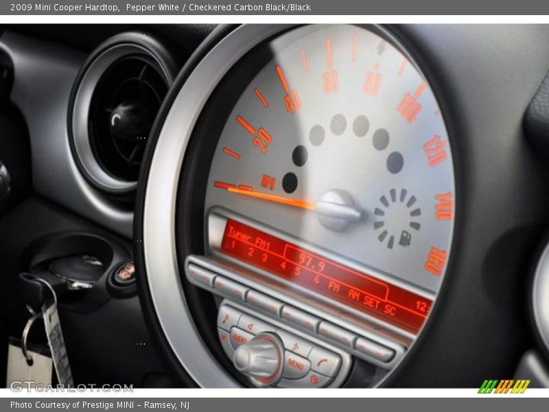Pepper White / Checkered Carbon Black/Black 2009 Mini Cooper Hardtop