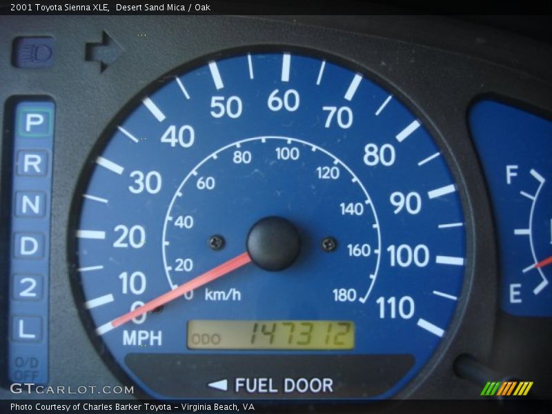 Desert Sand Mica / Oak 2001 Toyota Sienna XLE