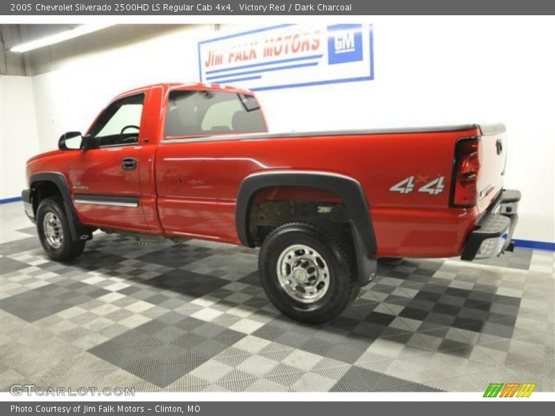 Victory Red / Dark Charcoal 2005 Chevrolet Silverado 2500HD LS Regular Cab 4x4