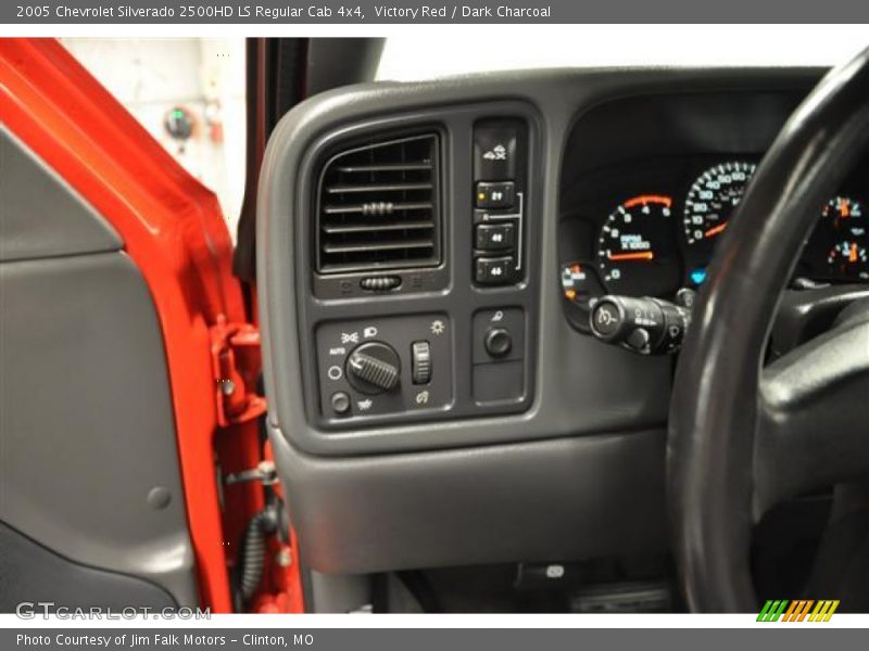 Victory Red / Dark Charcoal 2005 Chevrolet Silverado 2500HD LS Regular Cab 4x4