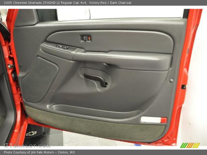 Door Panel of 2005 Silverado 2500HD LS Regular Cab 4x4