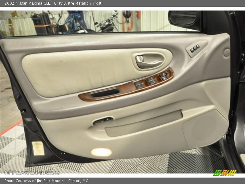 Gray Lustre Metallic / Frost 2002 Nissan Maxima GLE