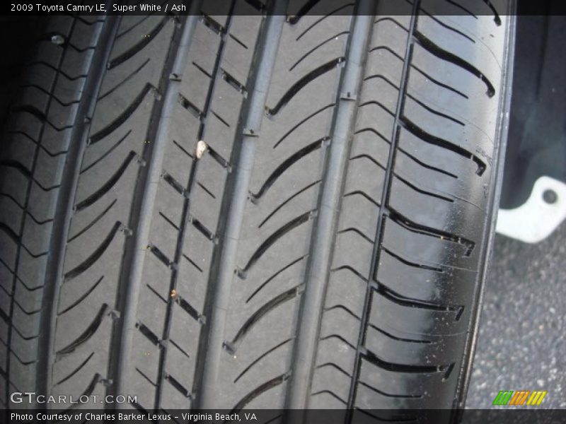 Super White / Ash 2009 Toyota Camry LE