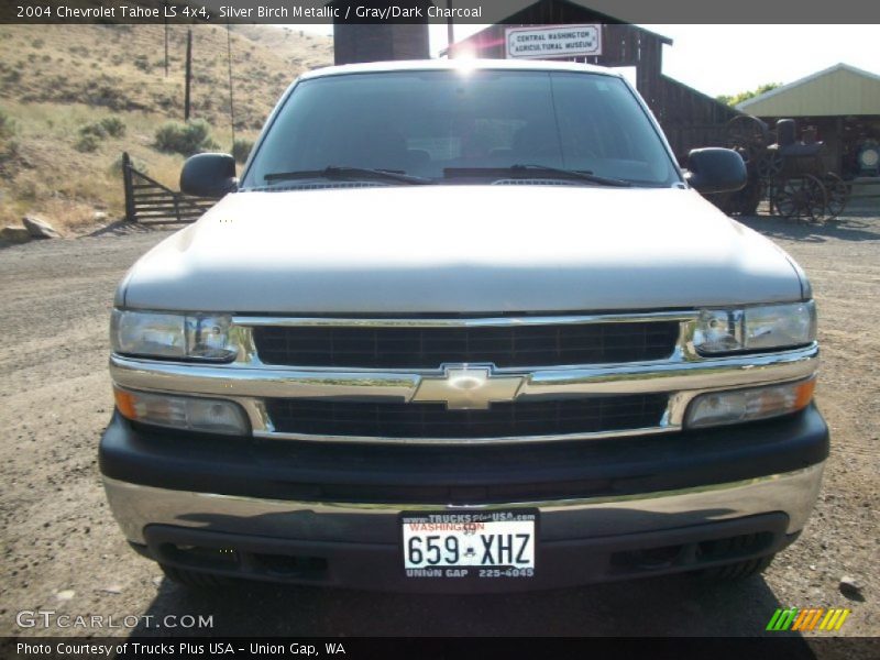 Silver Birch Metallic / Gray/Dark Charcoal 2004 Chevrolet Tahoe LS 4x4