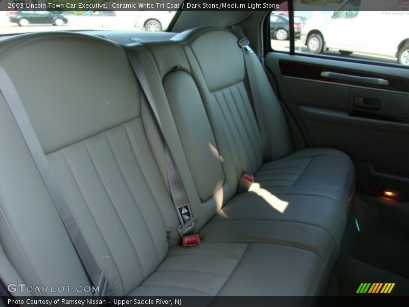 Ceramic White Tri Coat / Dark Stone/Medium Light Stone 2003 Lincoln Town Car Executive